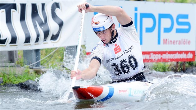 esk kanoista Vojtch Heger si jede za juniorskm titulem mistra Evropy ve vodnm slalomu.