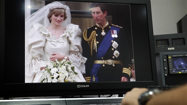 Agentura AP zrestaurovala a digitalizovala videozznam ze svatby princezny Diany a prince Charlese z 29. ervence 1981.