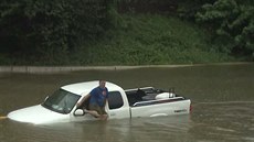 Bouře Harvey ochromila texaský Houston