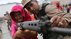 Ve Venezuele za�alo vojenské cvi�ení, ke kterému byli povoláni i civilisté v...