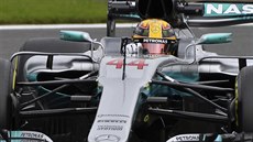 Lewis Hamilton v tréninku na Velkou cenu Belgie formule 1.