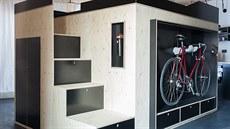 L��ko s matrací je velké 140 × 200 centimetr�. Postel má zvý�ené hrany, aby...