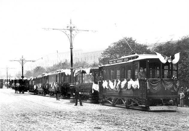 Zahájení provozu na první tramvajové trati