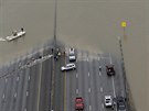 Zatopená silnice Interstate 10 v Houstonu (29. srpna 2017)