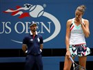 TAKHLE NE. Karolína Plíková po nepovedené výmn ve druhém kole US Open s...