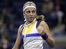 Jelena Ostapenková z Lotyska slaví postup do druhého kola US Open.