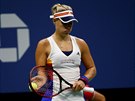 Výraz bezradnosti. Nmka Angelique Kerberová vypadla v prvním kole US Open.