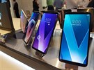 LG V30 je se svým velkým 6palcovým displejem s minimálními rámeky skutený...