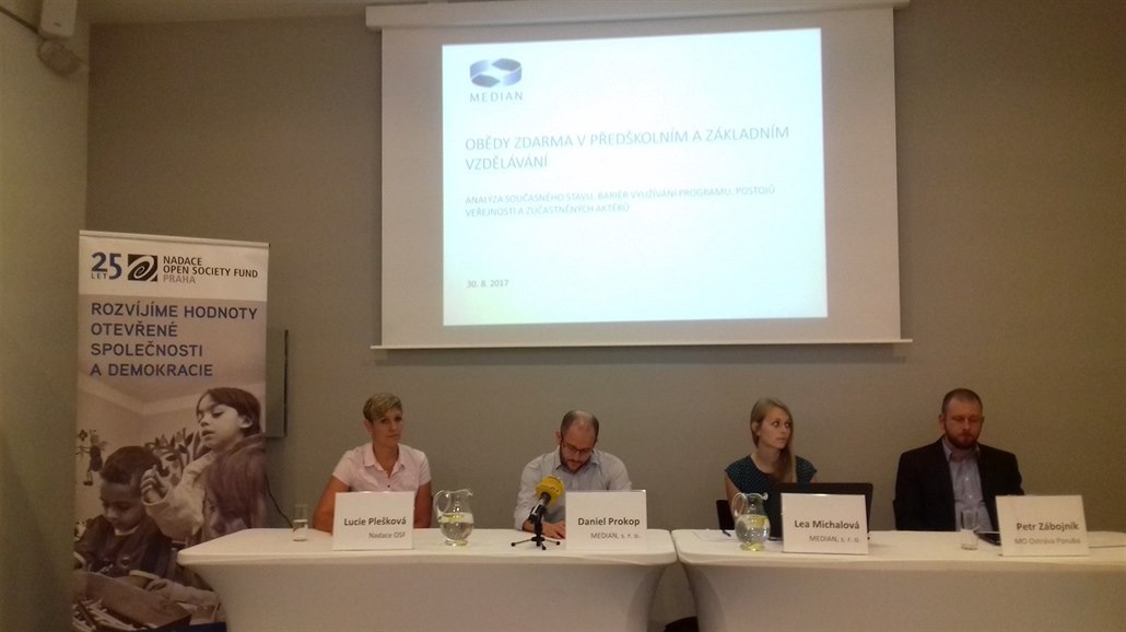 Tisková konference k ob�d�m zdarma v p�ed�kolním a základním vzd�lávání...