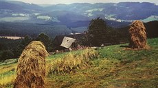 Poznáváte místo na starém snímku zachycujícím údolí? Pak byste mohli pomoci...