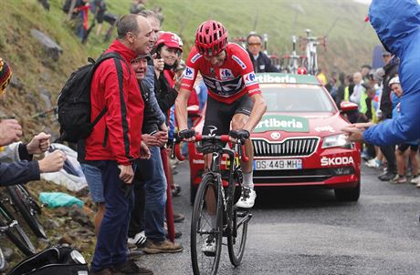 Chris Froome bhem stoupání na Los Machucos.