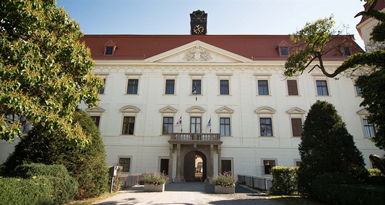 Holešovský zámek letos chystá nový prohlídkový okruh, k oslavám výročí města se tu otevře muzeum i galerie.