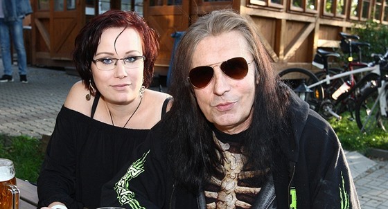 Aleš Brichta s manželkou Joannou na křtu CD kapely Motorband (5. září 2017)