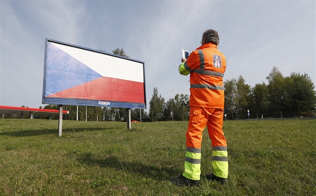 editelství silnic a dálnic zaalo v úterý 8. záí s evidencí billboard v...