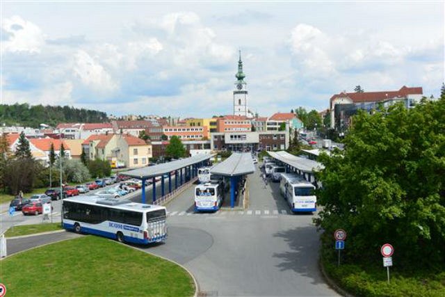 Autobusové nádra�í v T�ebí�i