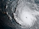 Snímek amerického Národního centra proti hurikánm ukazuje rekordní hurikán...
