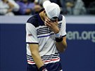 SMUTNÝ OBR. 208 centimetr vysoký John Isner zápas 3. kola US Open s Mischou...
