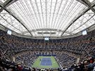 Pohled na stadion Arthura Ashe pi tvrtfinále enské dvouhry na US Open.