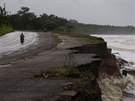 Hurikán Irma zasáhl sever Dominikánské republiky, zniil i ást místní silnice....