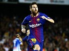 Útoník Barcelony Lionel Messi slaví gól do sít Espaolu Barcelona.