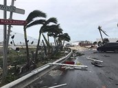 Ostrov Svatý Martin po řádění hurikánu Irma (7. září 2017).