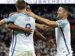 VYROVNÁNO. Angličtí fotbalisté se radují, v zápase se Slovenskem srovnali skóre...