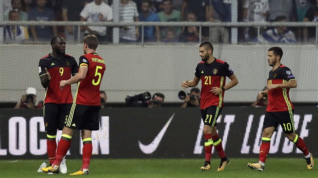 Gólová radost belgických fotbalistů na hřišti Řecka.