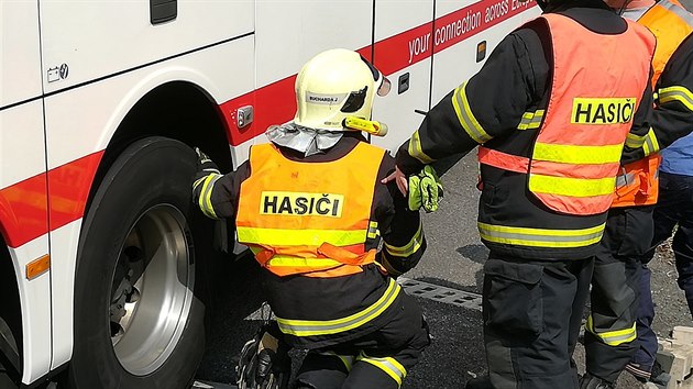 V sobotu uvzl autobus na elezninm pejezdu ve Smrovce (9. z 2017).