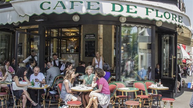 V Caf de Flore si destky let dvala dostavenko cel literrn Pa. Podobn msta ale modern turisty pomalu pestvaj bavit.