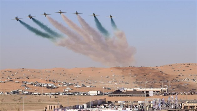 Aerobatická skupina Saudi Hawks ze Saudské Arábie na letounech Hawk