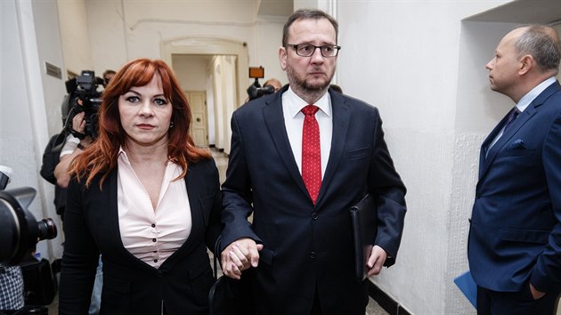 Obvodní soud pro Prahu 1 pokračuje v projednávání tzv. trafik pro poslance. Obžalobě čelí expremiér Petr Nečas a jeho manželka Jana Nečasová (7. září 2017).