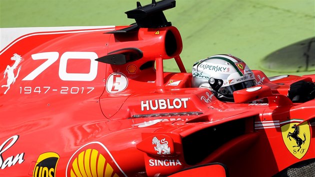 Sebastian Vettel bhem trninku na Velkou cenu Itlie formule 1 v Monze.