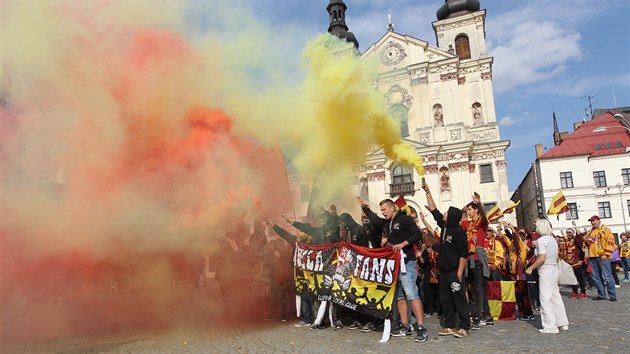 Prvod fanouk hokejist Jihlavy ped prvnm zpasem po nvratu do extraligy.