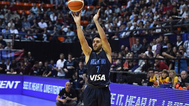 Facundo Campazzo.z Argentiny stl ve finle AmeriCupu na americk ko.