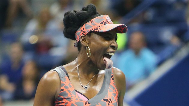 Radost. Amerianka Venus Williamsov ovldla prvn set tvrtfinle US Open.