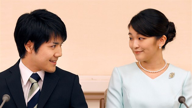 Kei Komuro a japonská princezna Mako (Tokio, 3. září 2017)