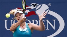 AMERICKÁ RANAKA. Coco Vandewegheová zahrává forhend v osmifinále US Open proti...