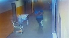 Kamera natoila zlodje pi krádei v ubytovn