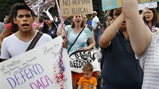 Lidé protestují proti zruení DACA - programu legalizujícího pobyt migrant...