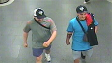 Kamery zachytili dva podezelé, z nich jeden napadl chodce u stanice metra...