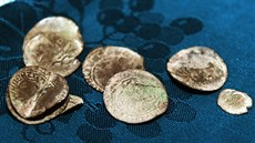Mezi nalezenými mincemi u Roudnice jsou třeba stříbrné groše.