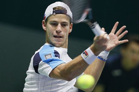 Argentinský tenista Diego Schwartzman v zápase o záchranu v elitní skupin...