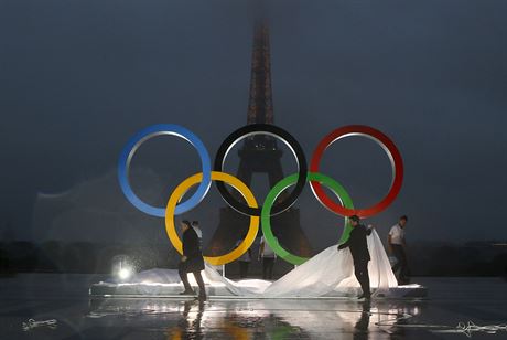 Odhalení olympijských kruh v Paíi