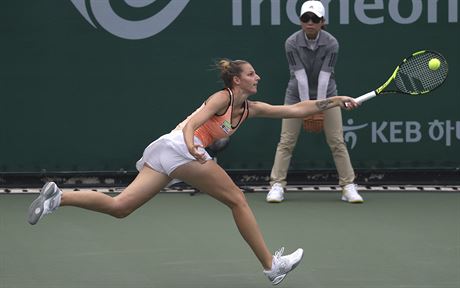 Kristýna Plíková returnuje v 1. kole turnaje v Soulu.