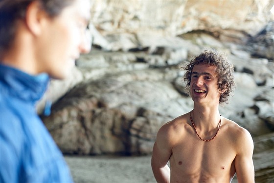 Adam Ondra ped zdolnm jeskynn stny ve Flatengeru.