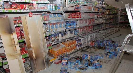 Mladík zapálil v přerovském supermarketu s pomocí tuhého podpalovače zboží v...
