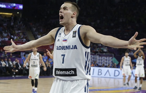 Klemen Prepelič ze Slovinska a jeho výrazná gesta během finále EuroBasketu...