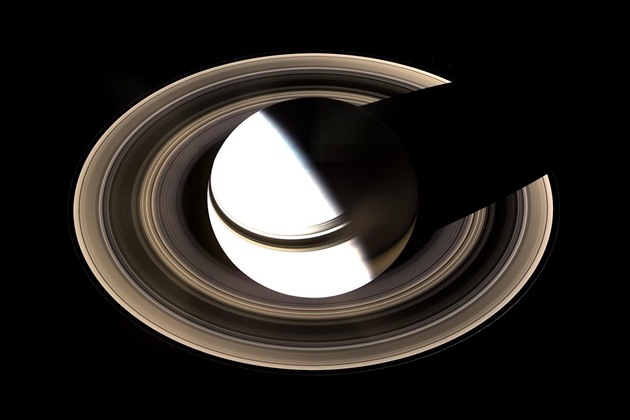 Saturnu v roce 2025 zmizí prstence, pak se však zase vrátí