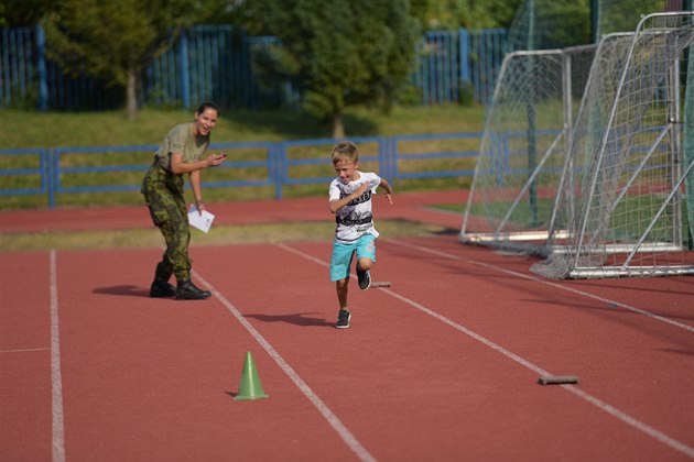 Army test obsahuje p�t disciplín