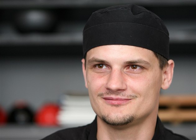 Jaroslav Karásek si po sedmnácti letech praxe otevel vlastní sushi restauraci...